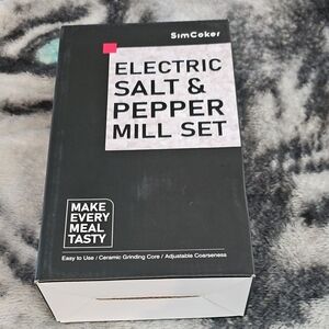 SimCoker Electric Salt & Pepper Mill Set
